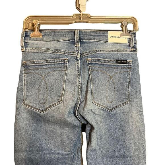 Calvin Klein Jeans light wash mid rise skinny jeans - Picture 6 of 9